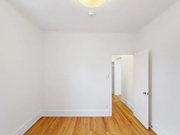12303 Klinger St — Photo 15
