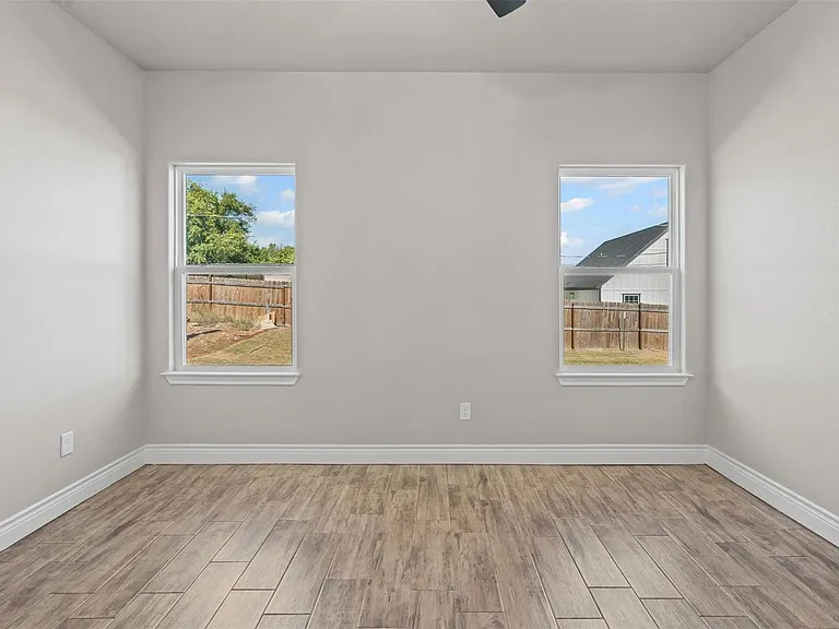 3402 Hilltop Rd — Photo 32