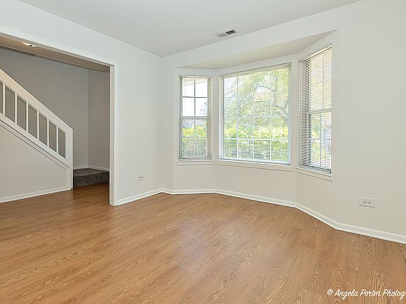 3rd image of 570 Nantucket Way