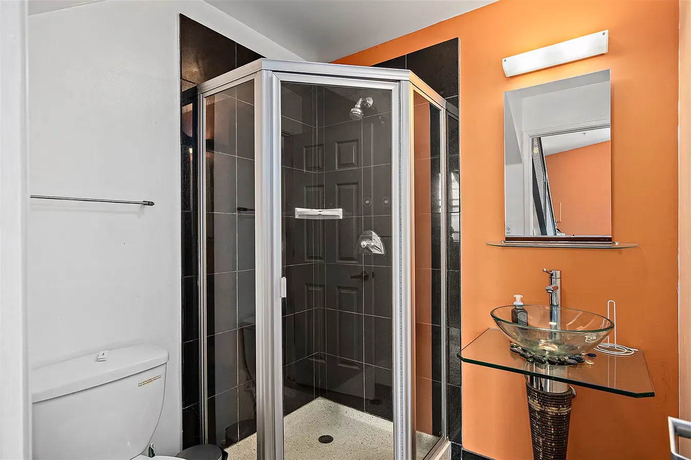 1 bed, 1800 sqft, $3,950 — Photo 3