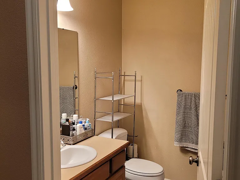 1307 W Sanetta St — Photo 8
