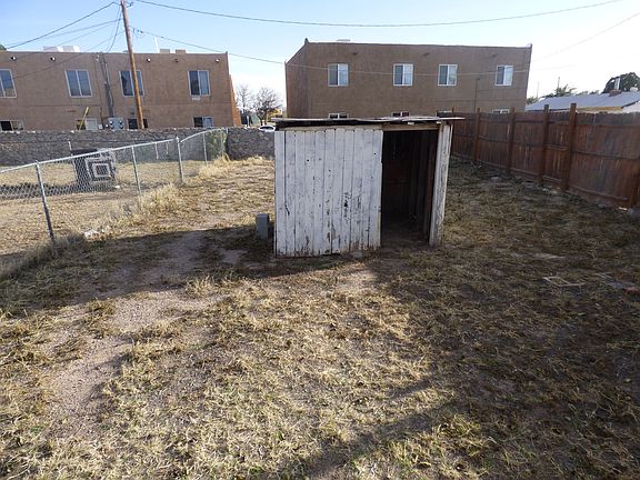 2nd image of 825 Parkview Dr APT 5