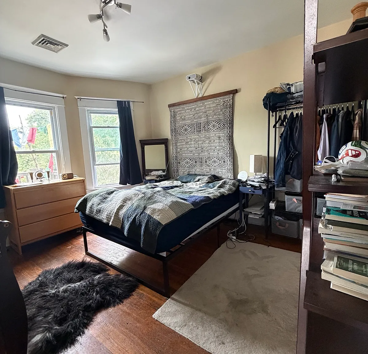 1 bed, $900 — Photo 1