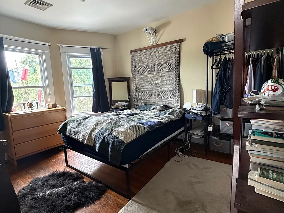 55 Shoshone St #3