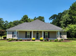 261 Willow Lake Dr, Leesburg, GA 31763