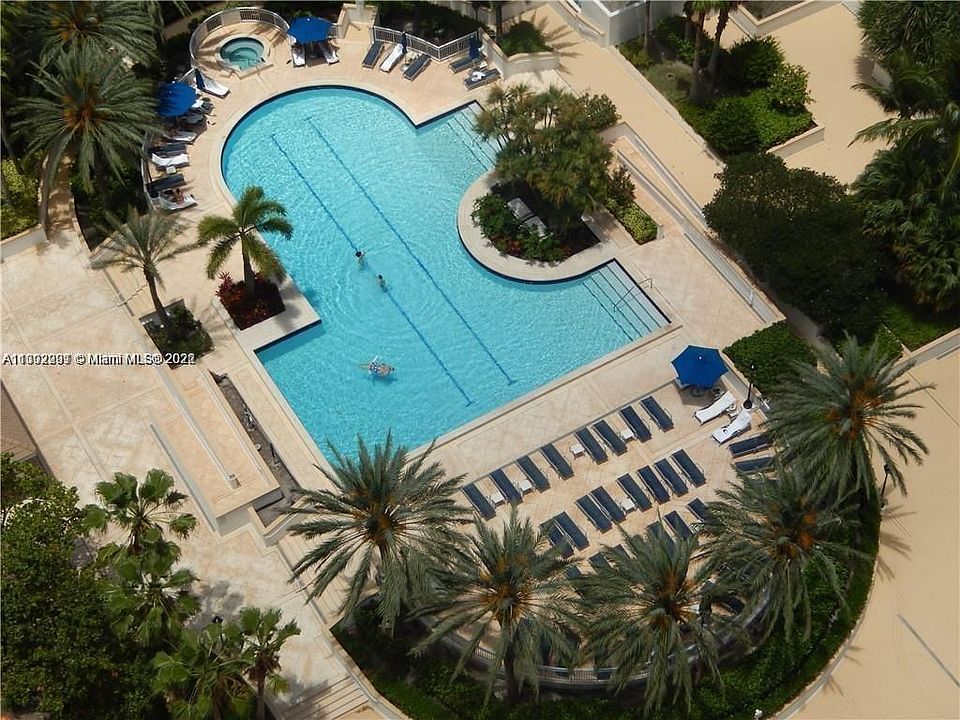 2nd image of 21205 Yacht Club Dr APT 2902
