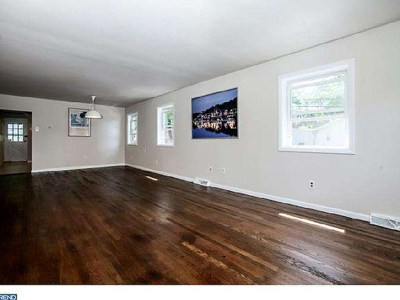 4th image of 1300 Lincoln Ave