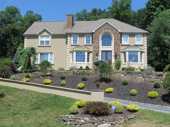 16 Shadow Ridge Rd, Wayne, NJ 07470