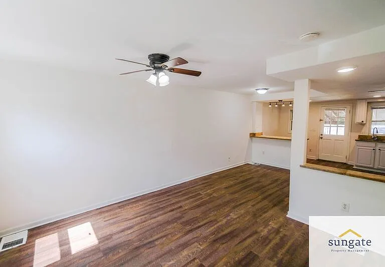 5215 Wasena Ave — Photo 2
