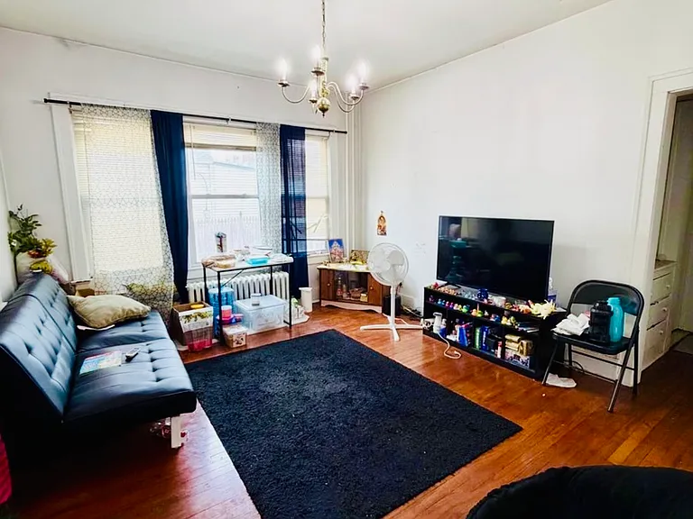 1064 Washington Ave #1 — Photo 2