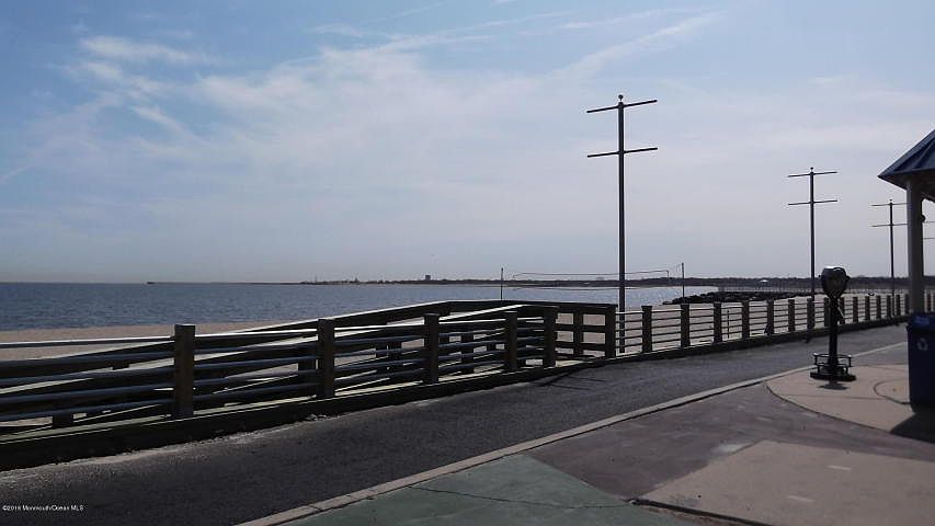 2nd image of 305 Dock St
