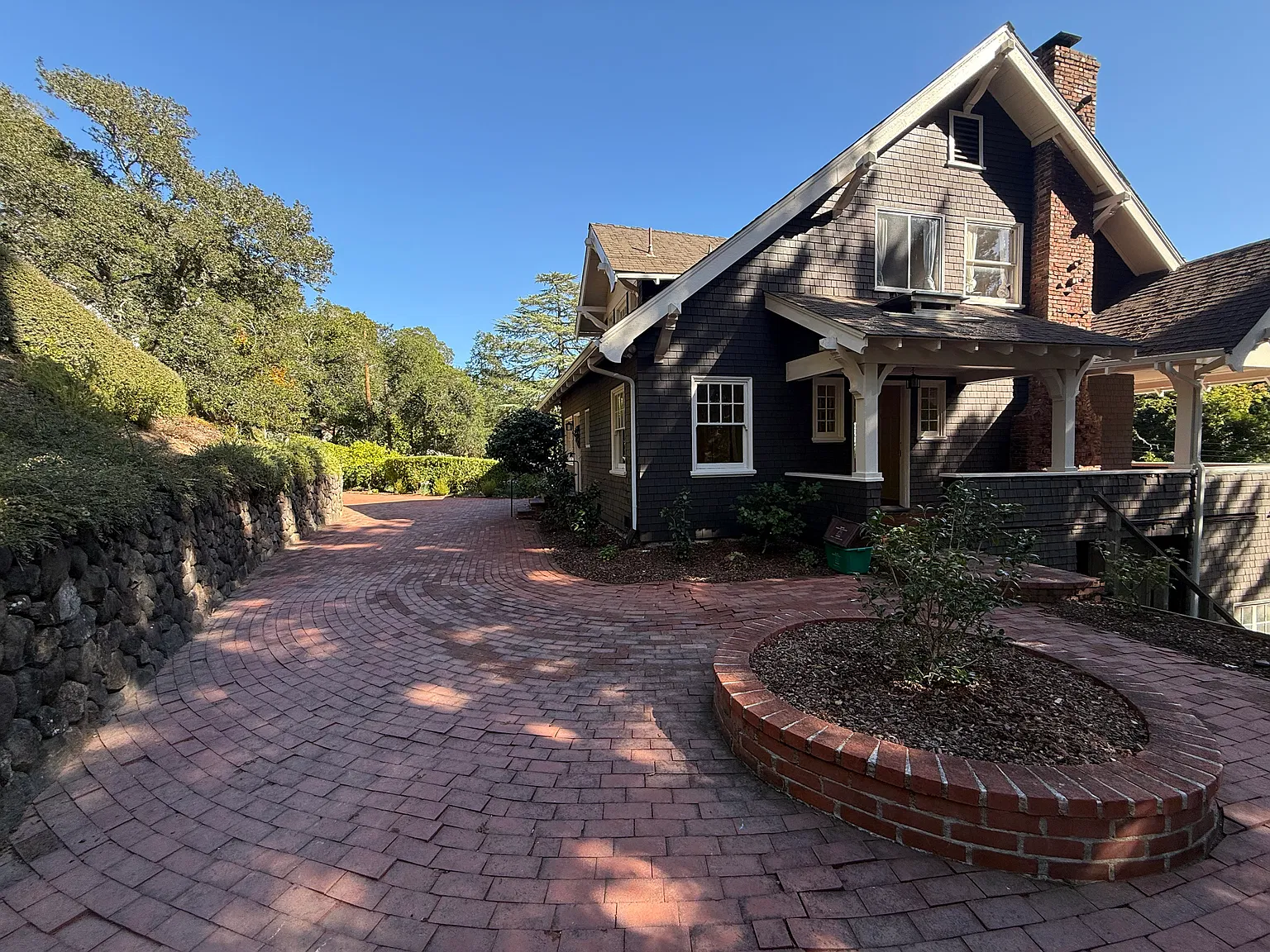 4 bed, 2064 sqft, $10,000 — Photo 2