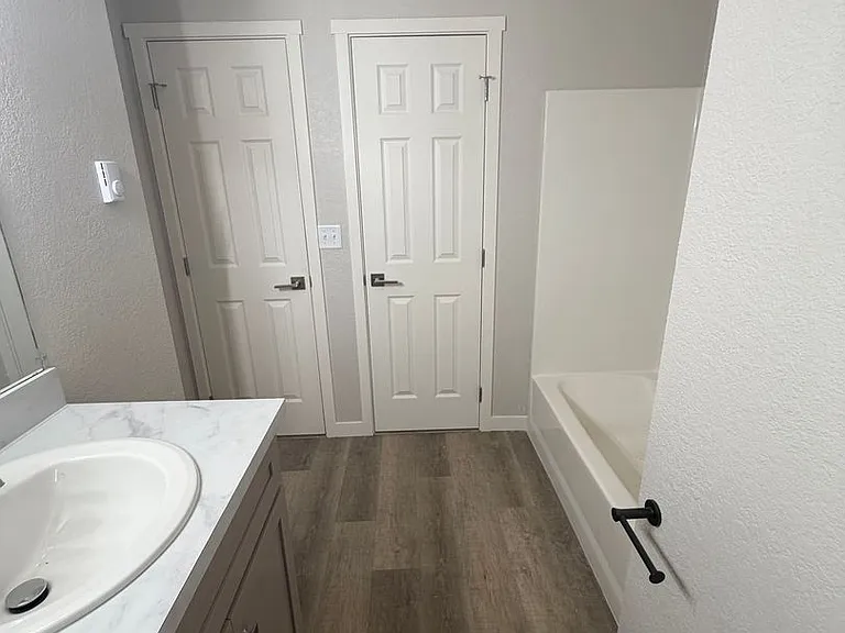 5664-5666 Glenridge Way #5668 — Photo 24