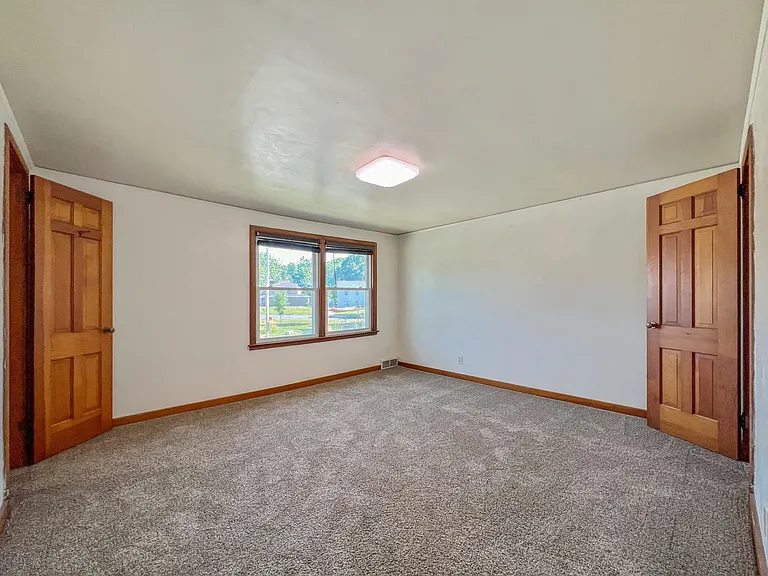 2131 Sunset Dr — Photo 6