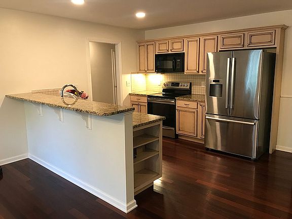 4th image of 5152 Landing View Dr