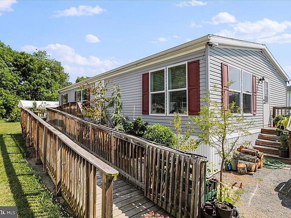 2nd image of 16928 Longfellow Ct Lot 608