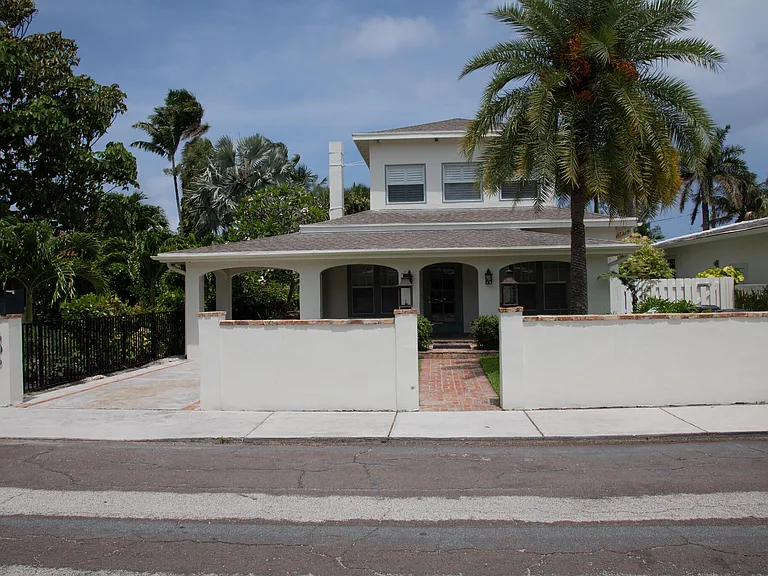 506 N Lakeside Dr — Photo 3