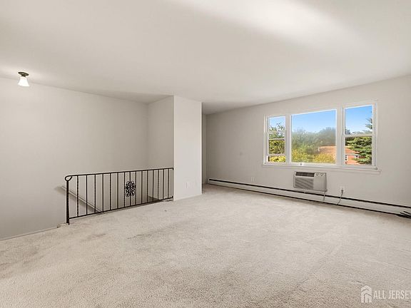 5th image of 21 York Dr APT 3B
