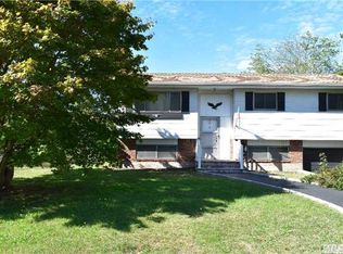 30 Fulton St, Brentwood, NY 11717
