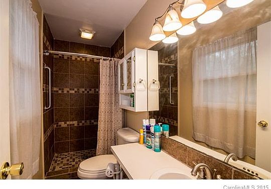 3rd image of 440 Holly Cir