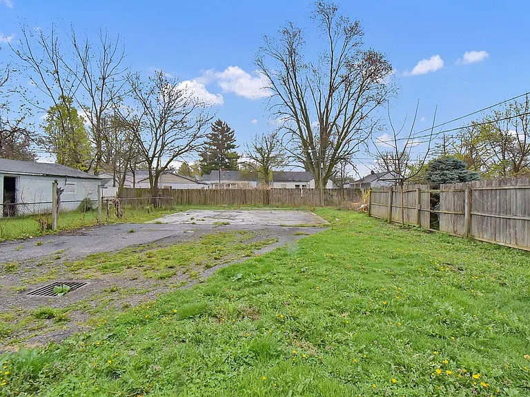 2566 Atwood Ter — Photo 22