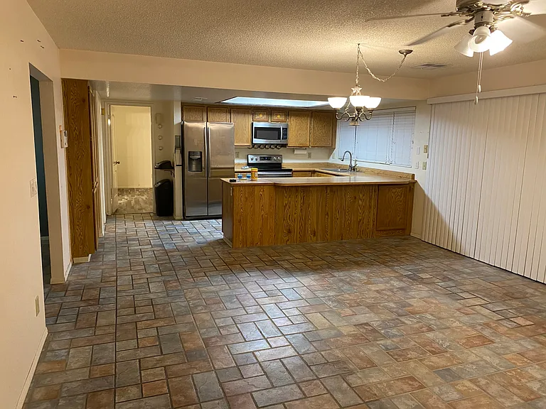 2744 E Villa Theresa Dr — Photo 4