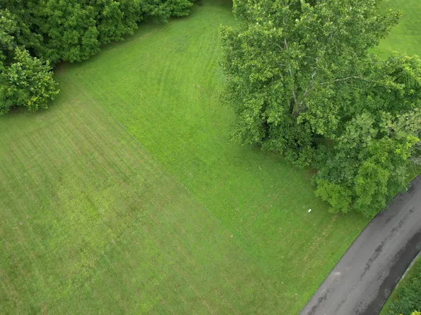 899/900 Southampton Dr #L, Martinsville, IN 46151