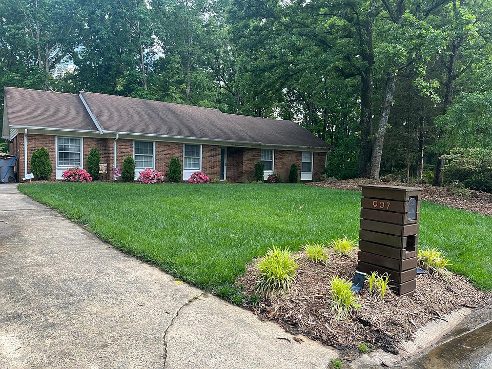 1st image of 907 Beechgrove Ct