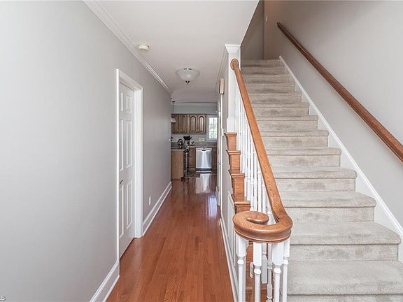 4th image of 7701 Middle Dr