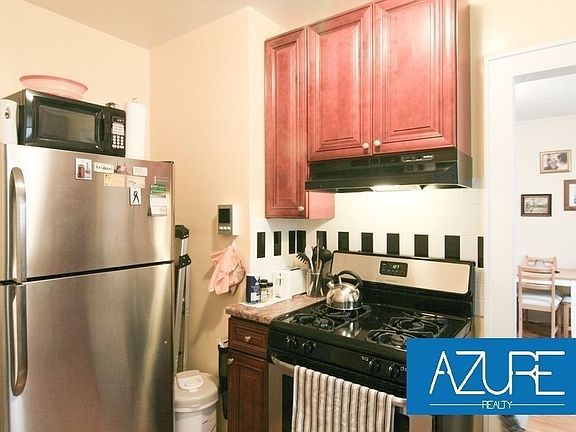2nd image of 21-67 27th St #Dd2
