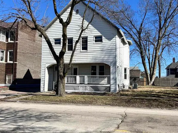 1415 Main St, Davenport, IA 52803