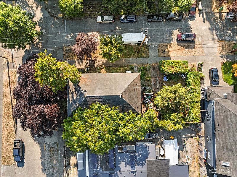4th image of 618 NW 58th Street