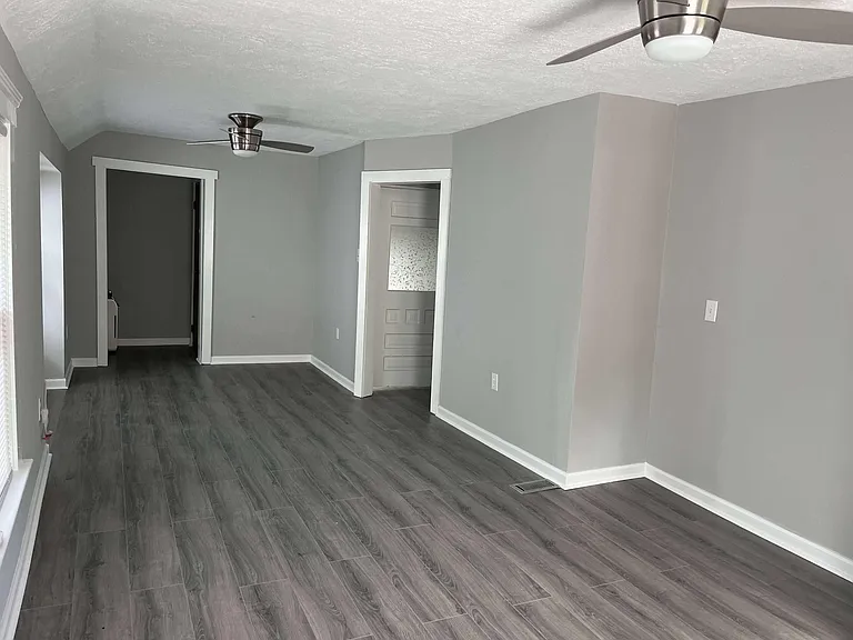 1560 Westwood Ave #2 — Photo 9