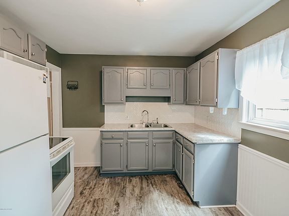 5th image of 1709 W Saginaw St