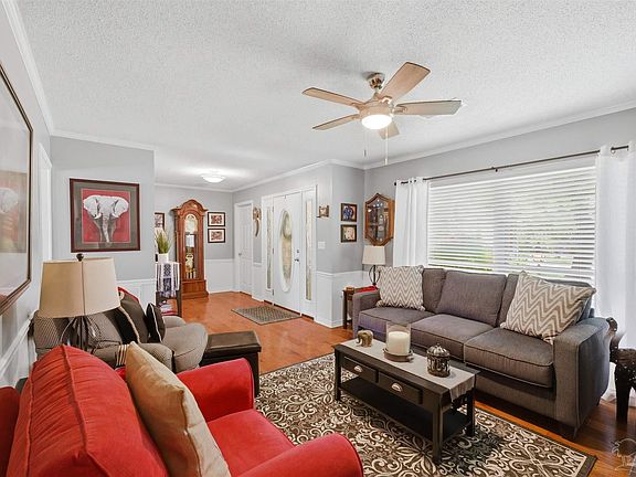 4th image of 22 Dogwood Dr