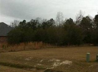 461 Autumn Creek Dr, Madisonville, LA 70447