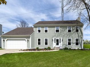 2018 Inverness Dr, Waukesha, WI 53186