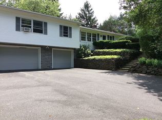 53 Abbott Dr, Poestenkill, NY 12140