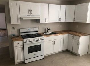 60 School St APT 1, Webster, MA 01570