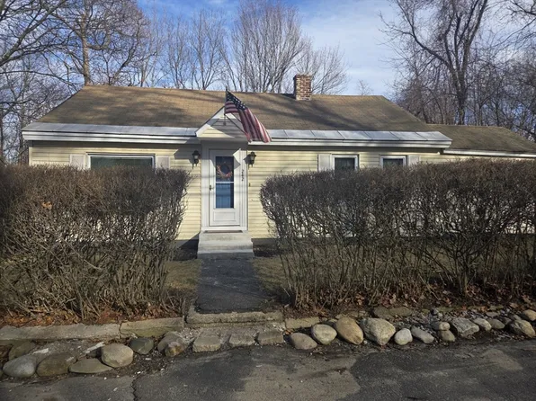242 Pleasant St, Leominster, MA 01453