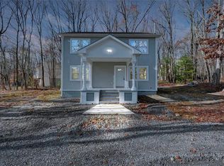 104 Acorn Ln, Kunkletown, PA 18058