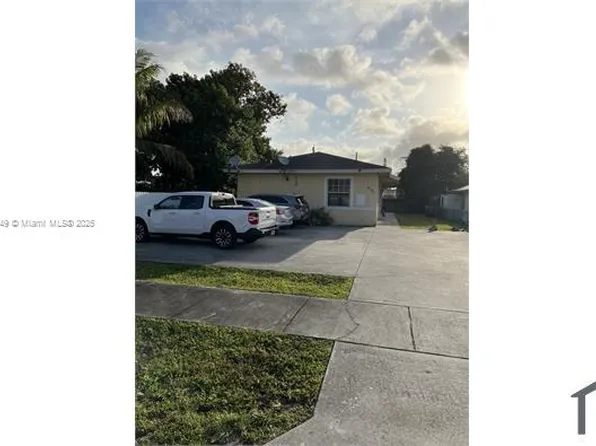 415 N 60th Way, Hollywood, FL 33024