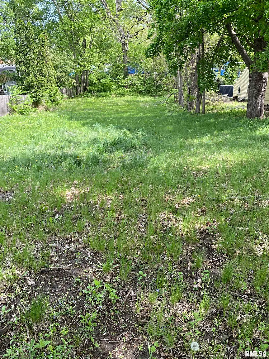 2205 12th St photo 1