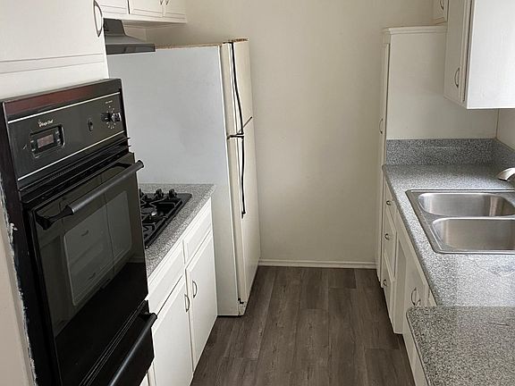 2nd image of 1012 N Laurel Ave #7