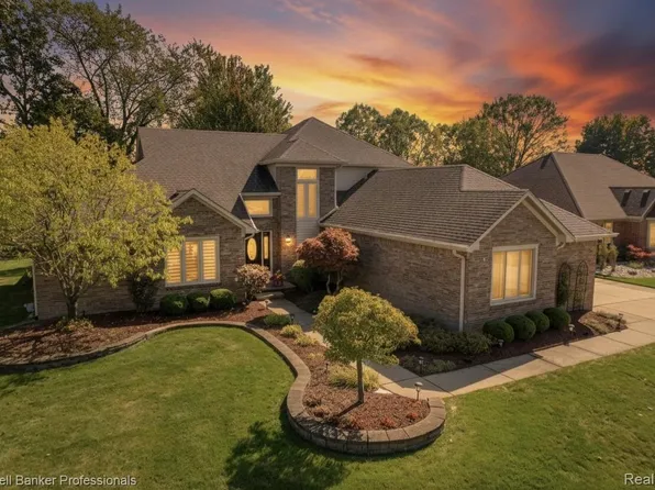 43246 Winterfield Dr, Sterling Heights, MI 48314