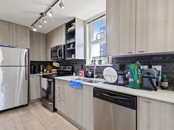 1 bedroom rental in Abbotsford — photo 2