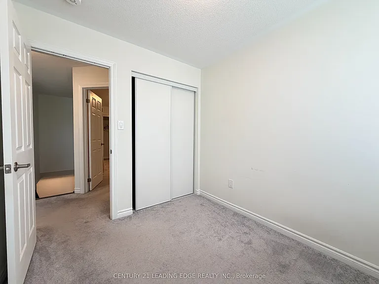 70 Lockyer Dr — Photo 26