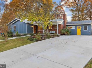 6819 Darby Ln, Springfield, VA 22150