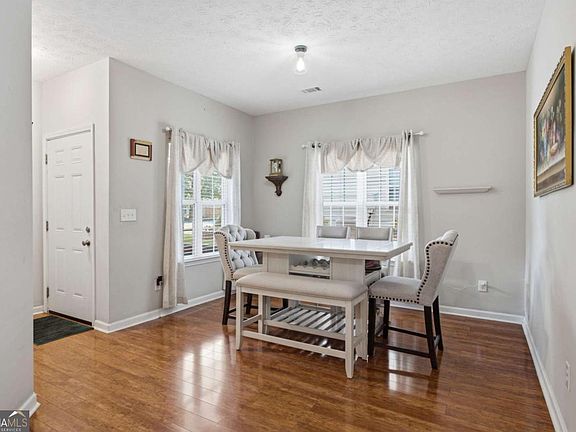 3rd image of 5009 Timber Hills Dr