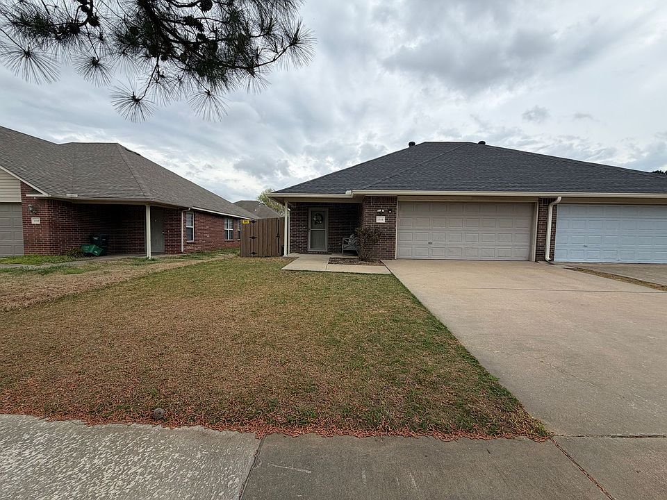 1st image of 1584 N Willowbrook Dr
